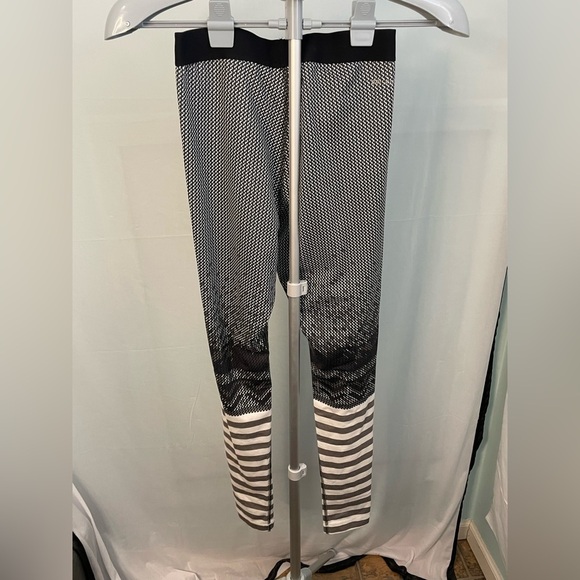 Limited edition Nike Pro leggings size‎ small - Picture 7 of 10